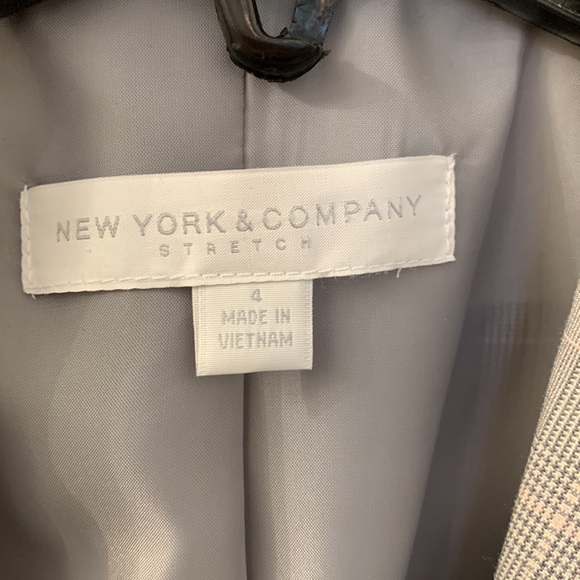 New York & Company stretch blazer. Gray with soft pink . Size 4 - Picture 2 of 11